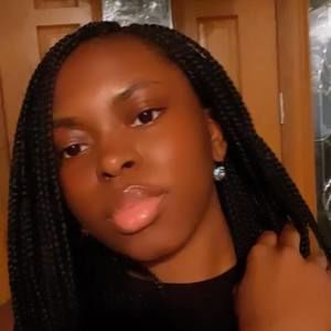 Meet your Posher, Jasmine